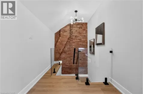 118 Cathcart Street Hamilton ON L8L 5A2