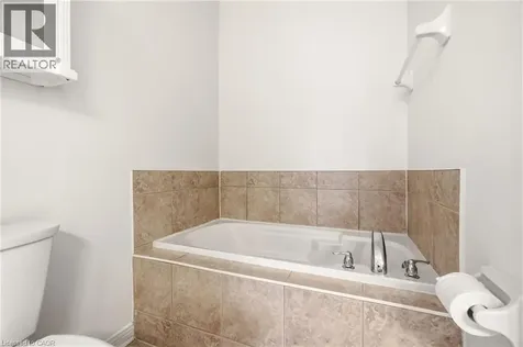 4400 Millcroft Park Drive Burlington ON L7M 5B5