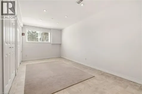 4400 Millcroft Park Drive Burlington ON L7M 5B5
