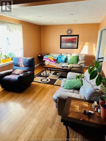 5835 Rose Street Windsor ON N8T 3E6