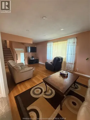 5835 Rose Street Windsor ON N8T 3E6