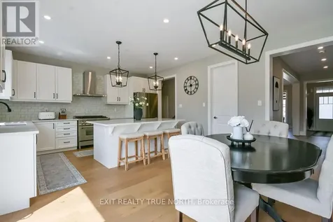 108 Rugman Crescent Springwater (centre Vespra) ON L9X 2A5