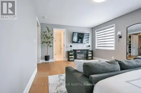 108 Rugman Crescent Springwater (centre Vespra) ON L9X 2A5