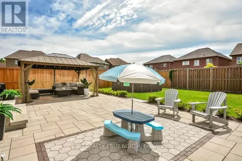 108 Rugman Crescent Springwater (centre Vespra) ON L9X 2A5