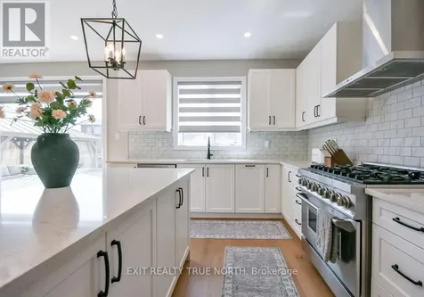 108 Rugman Crescent Springwater (centre Vespra) ON L9X 2A5