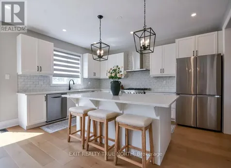 108 Rugman Crescent Springwater (centre Vespra) ON L9X 2A5