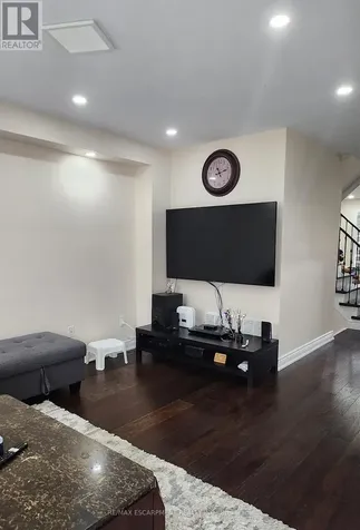 152 Thomas Avenue Brantford ON N3S 0C8