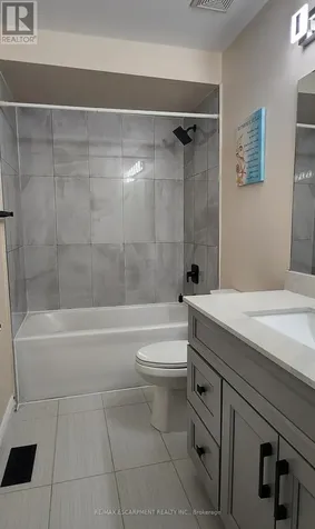 152 Thomas Avenue Brantford ON N3S 0C8