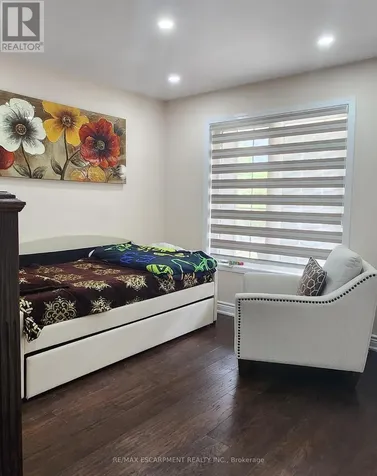 152 Thomas Avenue Brantford ON N3S 0C8