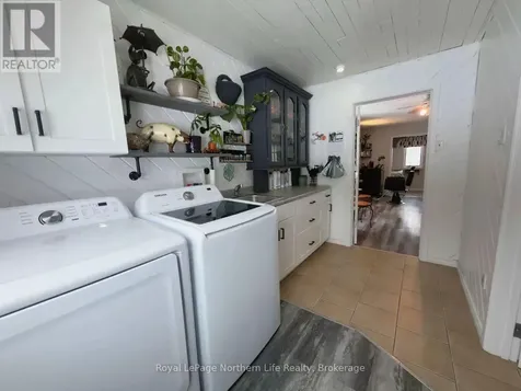 799 Maple Hill Road Powassan ON P0H 1Z0