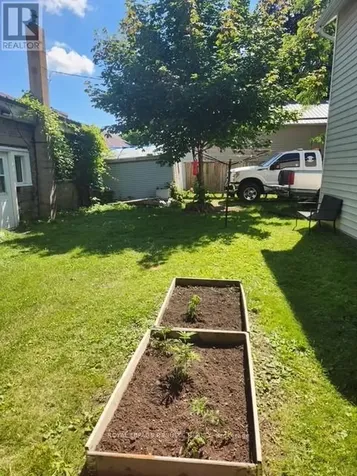 89 Sydenham Street East Aylmer ON N5H 1L4