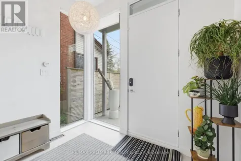 23 Helena Street Ottawa ON K1Y 3M7