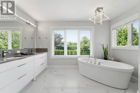 949 Bogdanovic Way Huron-kinloss ON N2Z 0H4