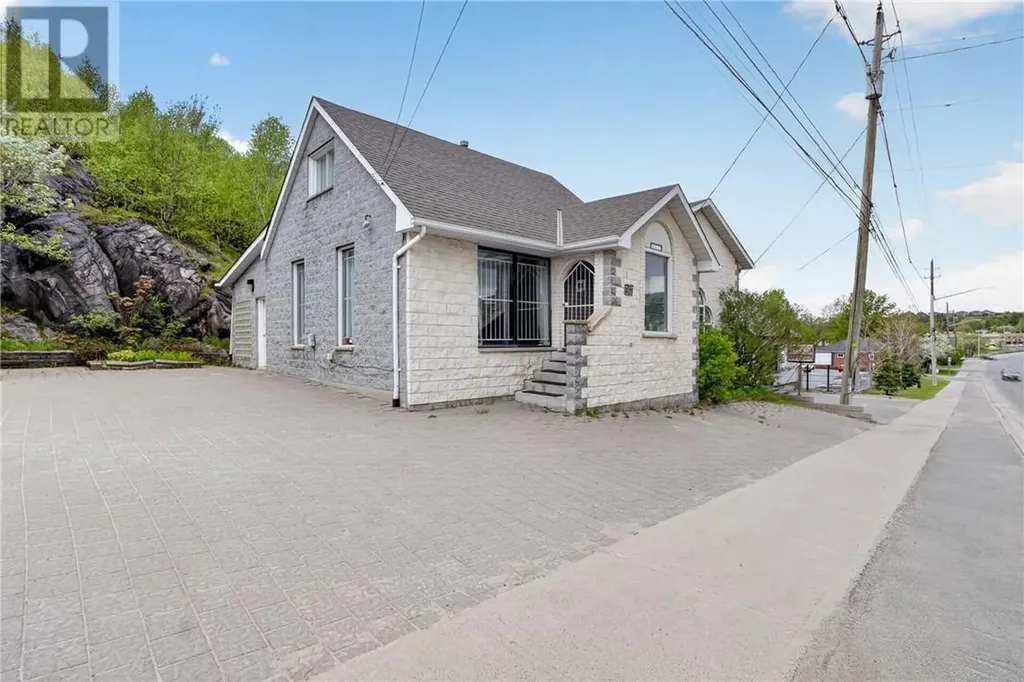 1583 Regent Street Greater Sudbury ON P3E 3Z7