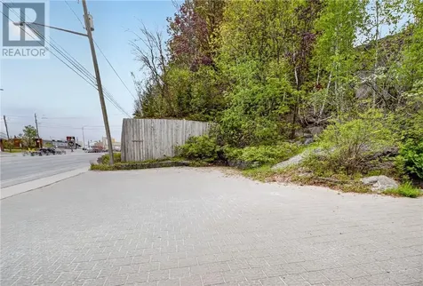 1583 Regent Street Greater Sudbury ON P3E 3Z7