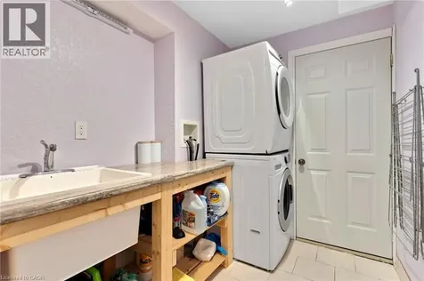1232 Old Zeller Drive Kitchener ON N2A 0A3