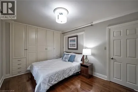1386 Hixon Street Oakville ON L6L 1R7