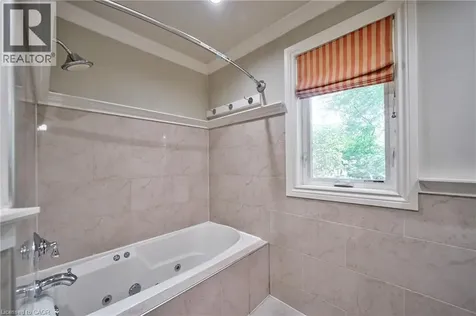 1386 Hixon Street Oakville ON L6L 1R7