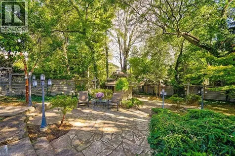 1386 Hixon Street Oakville ON L6L 1R7