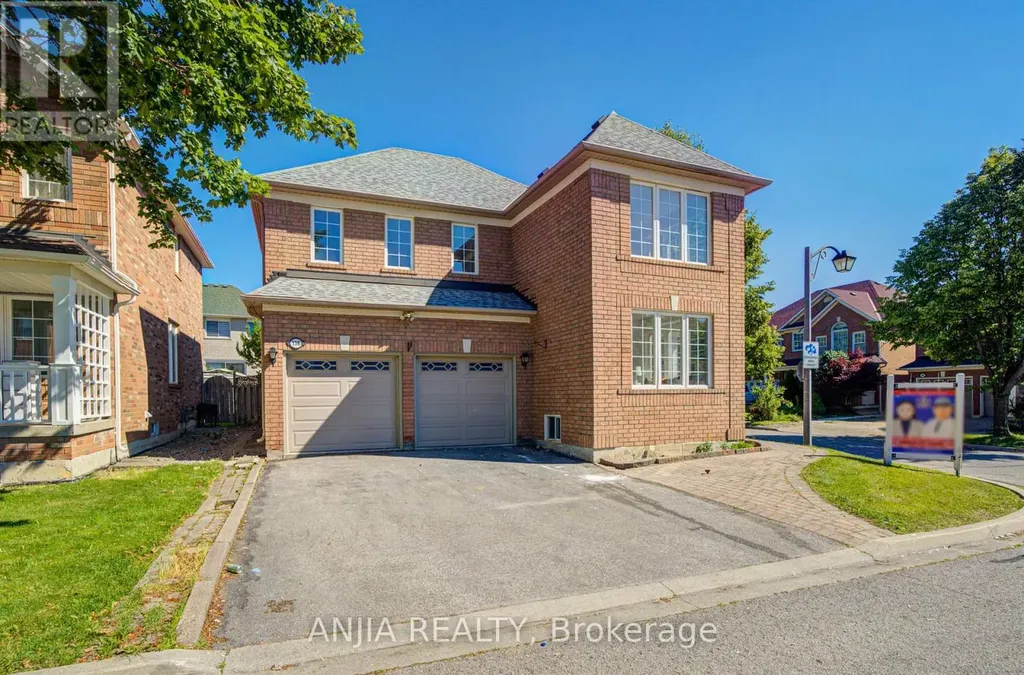 136 Winston Castle Drive Markham ON L6C 2N4