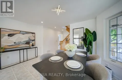 136 Winston Castle Drive Markham ON L6C 2N4