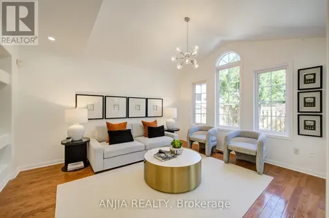 136 Winston Castle Drive Markham ON L6C 2N4
