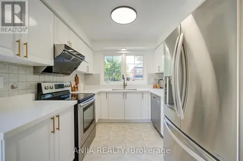 136 Winston Castle Drive Markham ON L6C 2N4