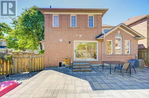 136 Winston Castle Drive Markham ON L6C 2N4