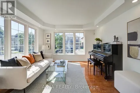 136 Winston Castle Drive Markham ON L6C 2N4