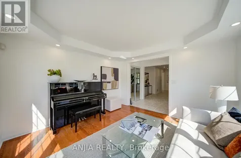 136 Winston Castle Drive Markham ON L6C 2N4