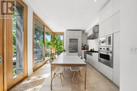 16 Dorothy Street Toronto (south Riverdale) ON M4L 0A3
