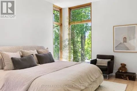 16 Dorothy Street Toronto (south Riverdale) ON M4L 0A3