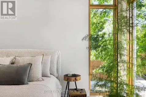 16 Dorothy Street Toronto (south Riverdale) ON M4L 0A3