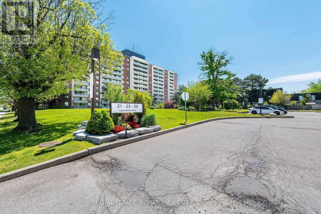 25 Four Winds Drive Toronto (york University Heights) ON M3J 1K8