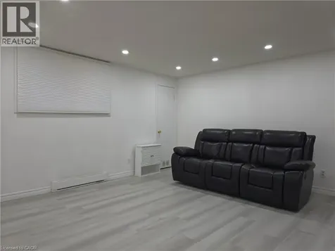 565 Greenfield Avenue Kitchener ON N2C 2P5