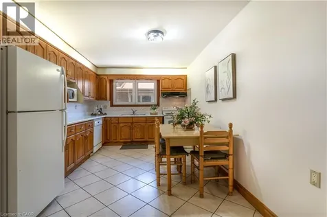 102 Markson Crescent Hamilton ON L8T 4W4