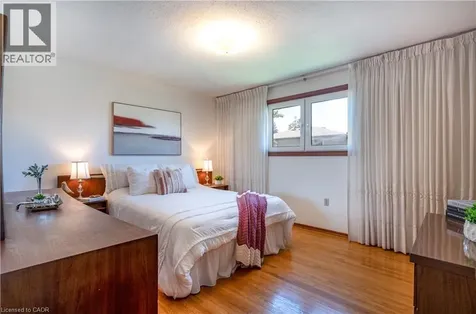 102 Markson Crescent Hamilton ON L8T 4W4