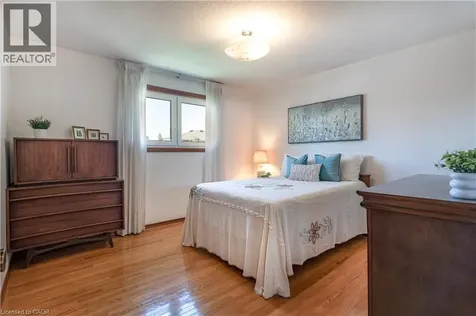 102 Markson Crescent Hamilton ON L8T 4W4