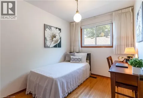 102 Markson Crescent Hamilton ON L8T 4W4