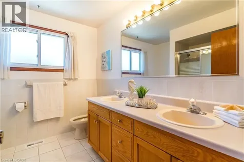 102 Markson Crescent Hamilton ON L8T 4W4