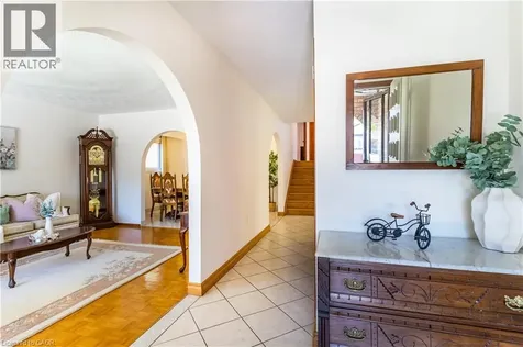 102 Markson Crescent Hamilton ON L8T 4W4