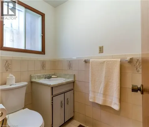 102 Markson Crescent Hamilton ON L8T 4W4