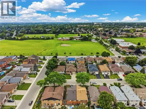 102 Markson Crescent Hamilton ON L8T 4W4