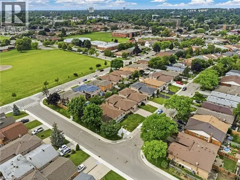 102 Markson Crescent Hamilton ON L8T 4W4