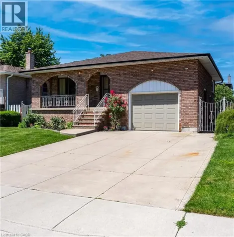 102 Markson Crescent Hamilton ON L8T 4W4