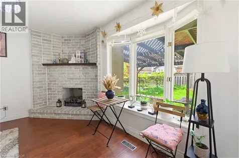 459 Dicenzo Drive Hamilton ON L9B 2C4