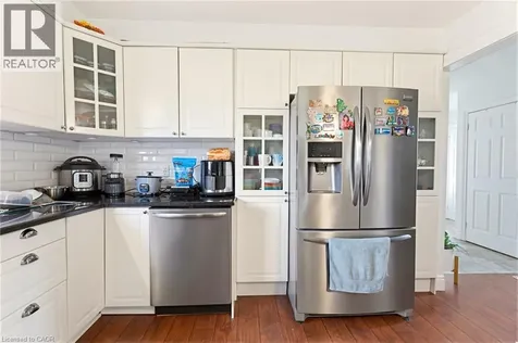 459 Dicenzo Drive Hamilton ON L9B 2C4