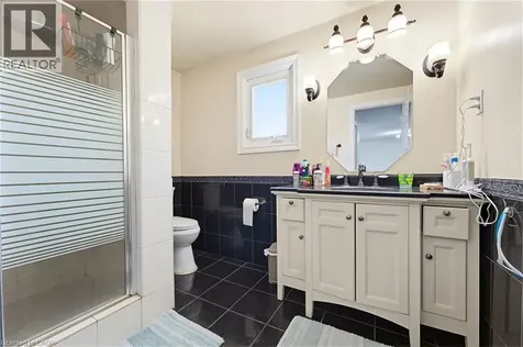 459 Dicenzo Drive Hamilton ON L9B 2C4