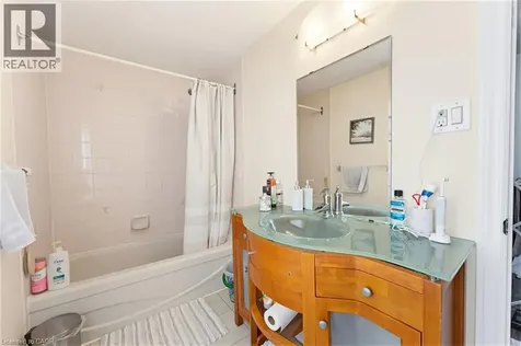 459 Dicenzo Drive Hamilton ON L9B 2C4