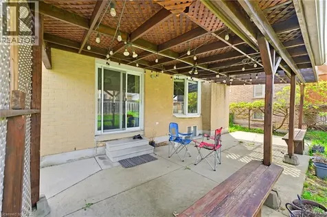 459 Dicenzo Drive Hamilton ON L9B 2C4
